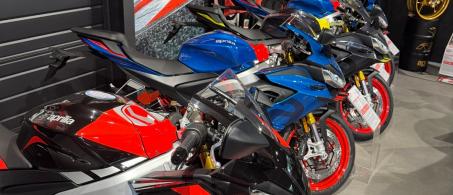 UNIVERS APRILIA